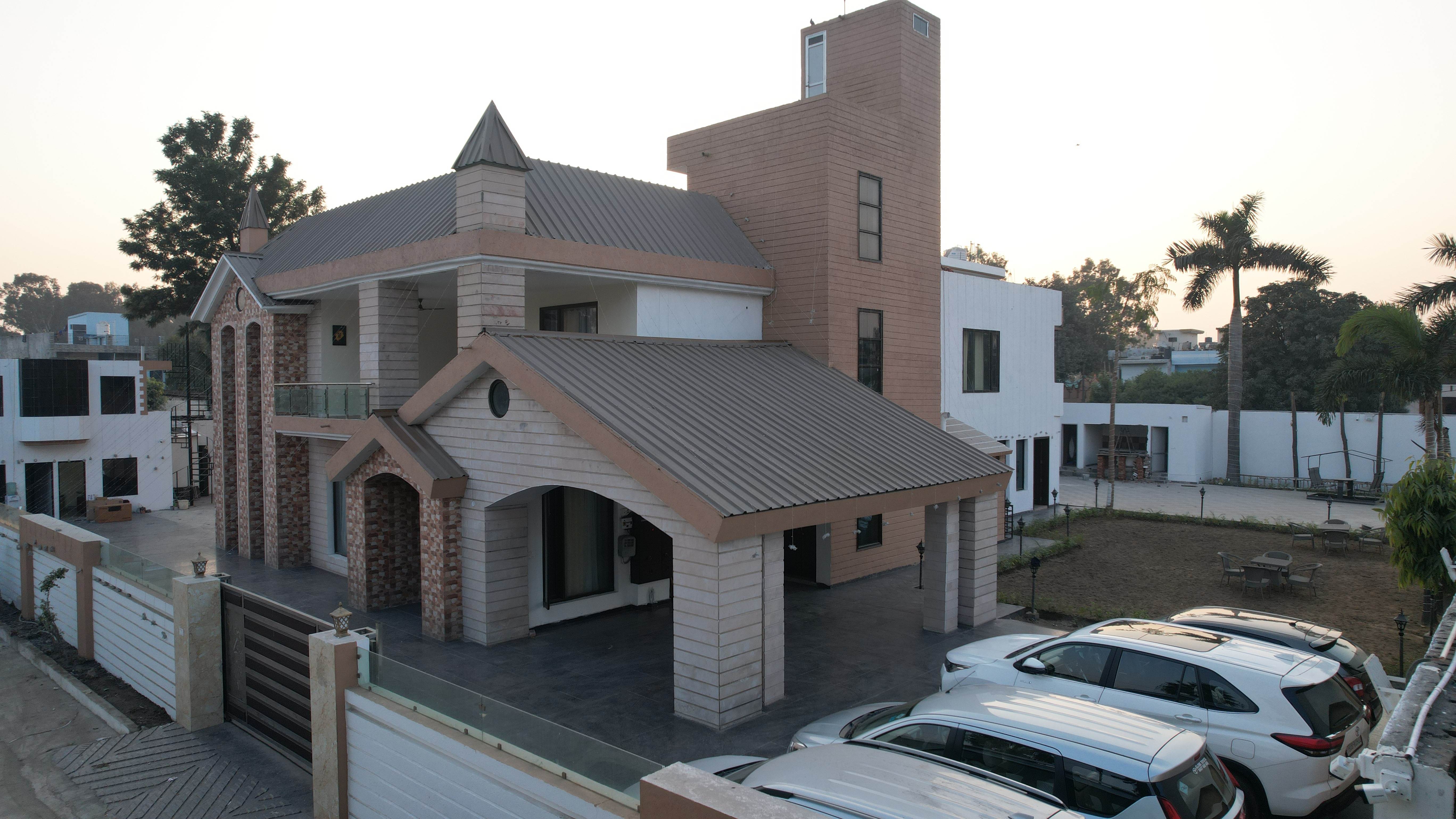 Image 4